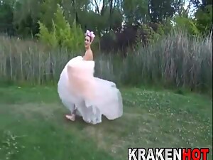 Crazy and submissive bride, Submission game in the street!!!