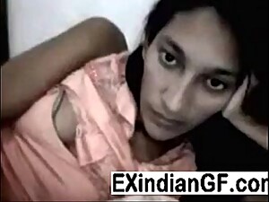 Cute Desi Gf flashing on cam