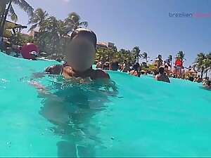 BRAZILIAN HOTWIFE - EXIBICIONISMO NO BEACH PARK - FORTALEZA - BRASIL